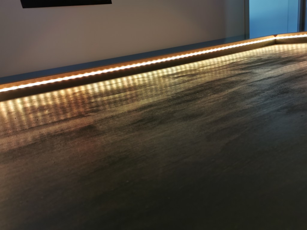 Gaming Table Gaming Table with LEDs